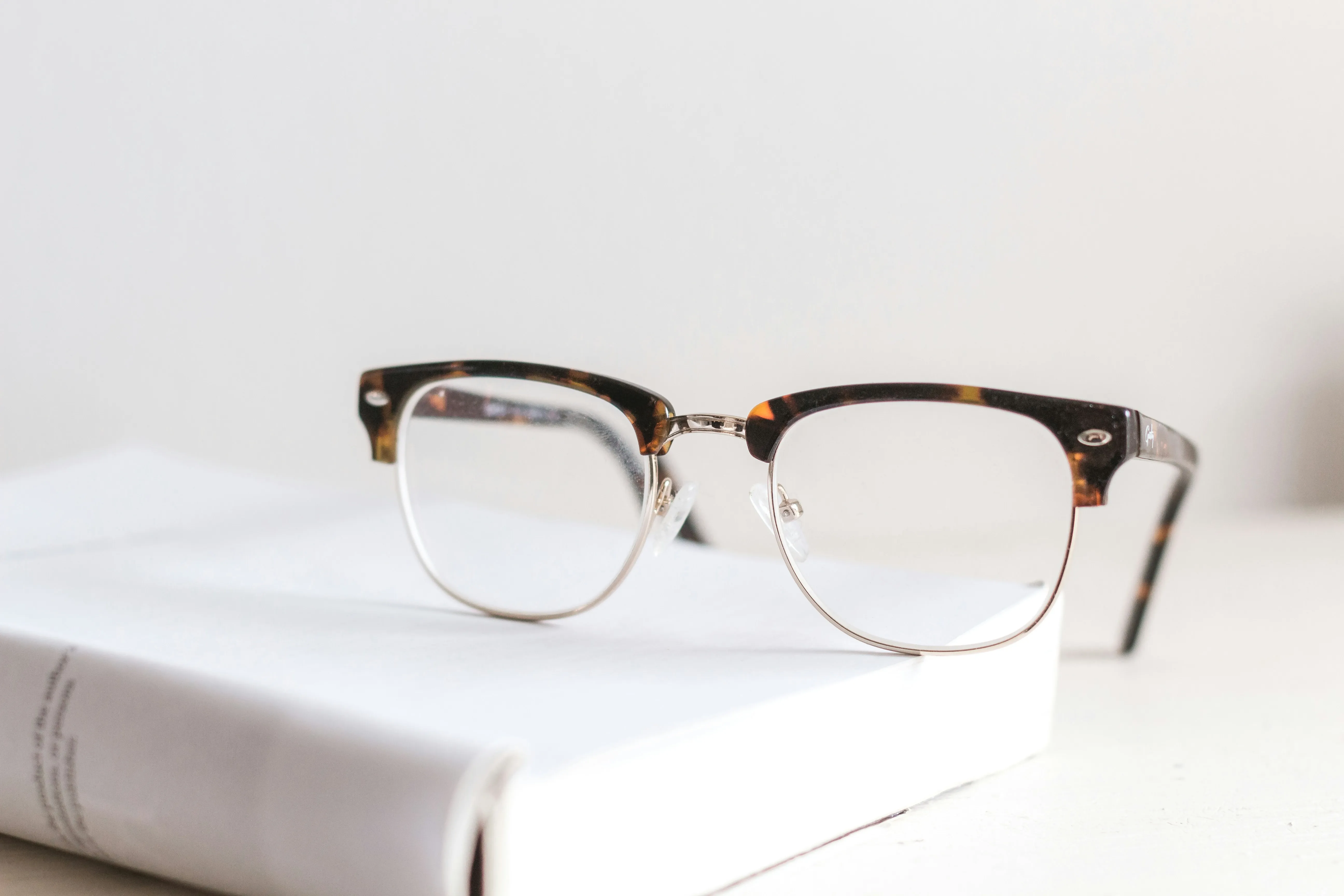 Bifocal and Progressive Multifocal Prescription Lenses at EYES DAYS